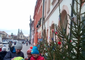 16-12-2018-zdobeni-stromecku-na-namesti_2.jpg