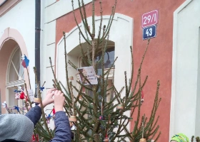 16-12-2018-zdobeni-stromecku-na-namesti_6.jpg