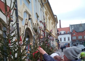 16-12-2018-zdobeni-stromecku-na-namesti_7.jpg