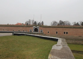 skolni-vylet-terezin_13.jpg