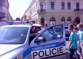 policie-na-namesti_16.jpg