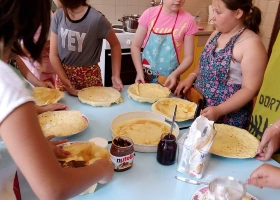 16-06-2018-krouzek-vareni-s-hostem-palacinky-a-donuty_16.jpg